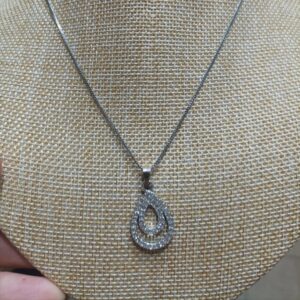 Cadenita con dije 17