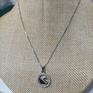 Cadenita con dije 22